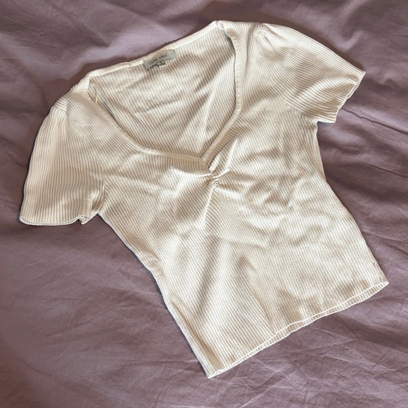 Tops - Picture 2 of 5